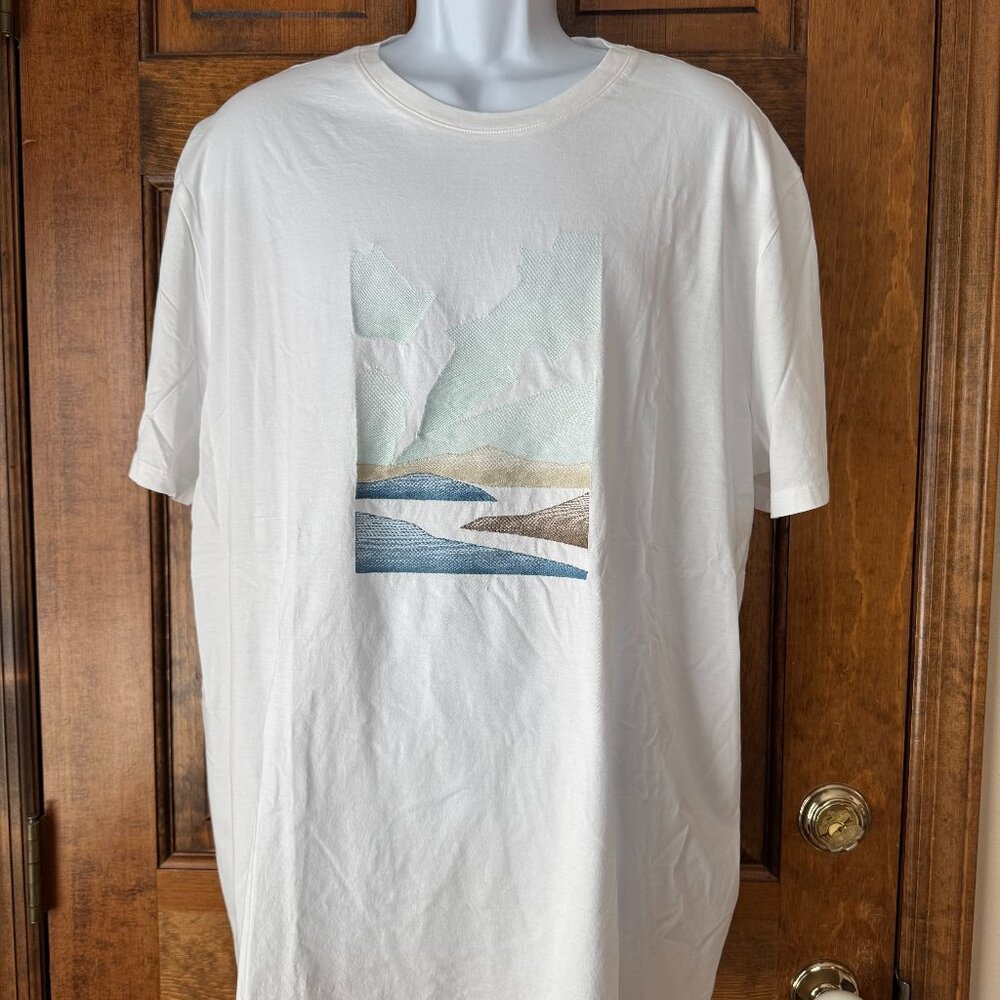 NWT Express White w/Embroidered Abstract Design Crewneck Tee XXL
